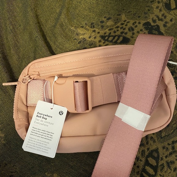 LULULEMON EVERYWHERE BELT BAG IN RARE PINK PASTEL - Picture 4 of 8